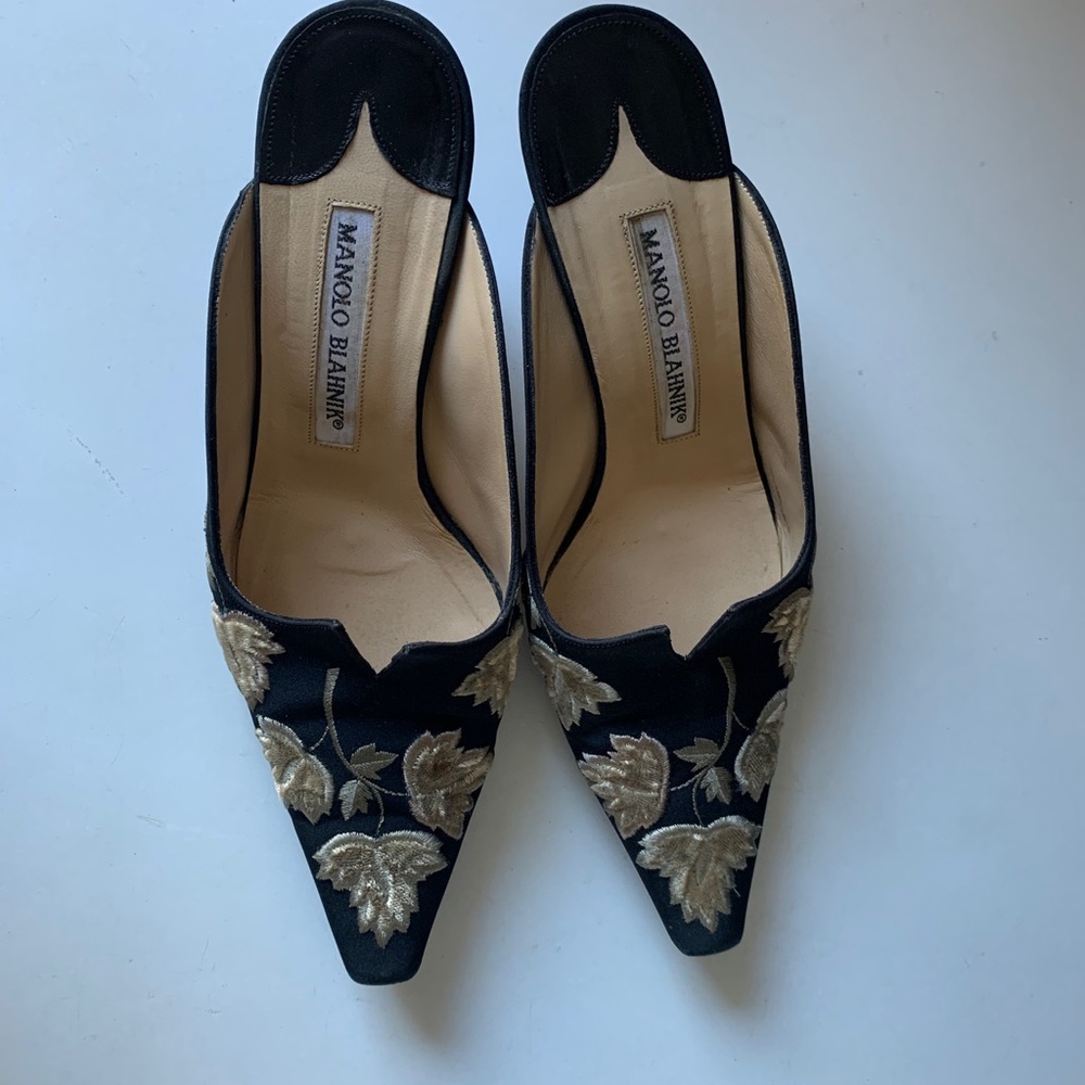 Manolo Blahnik Pumps